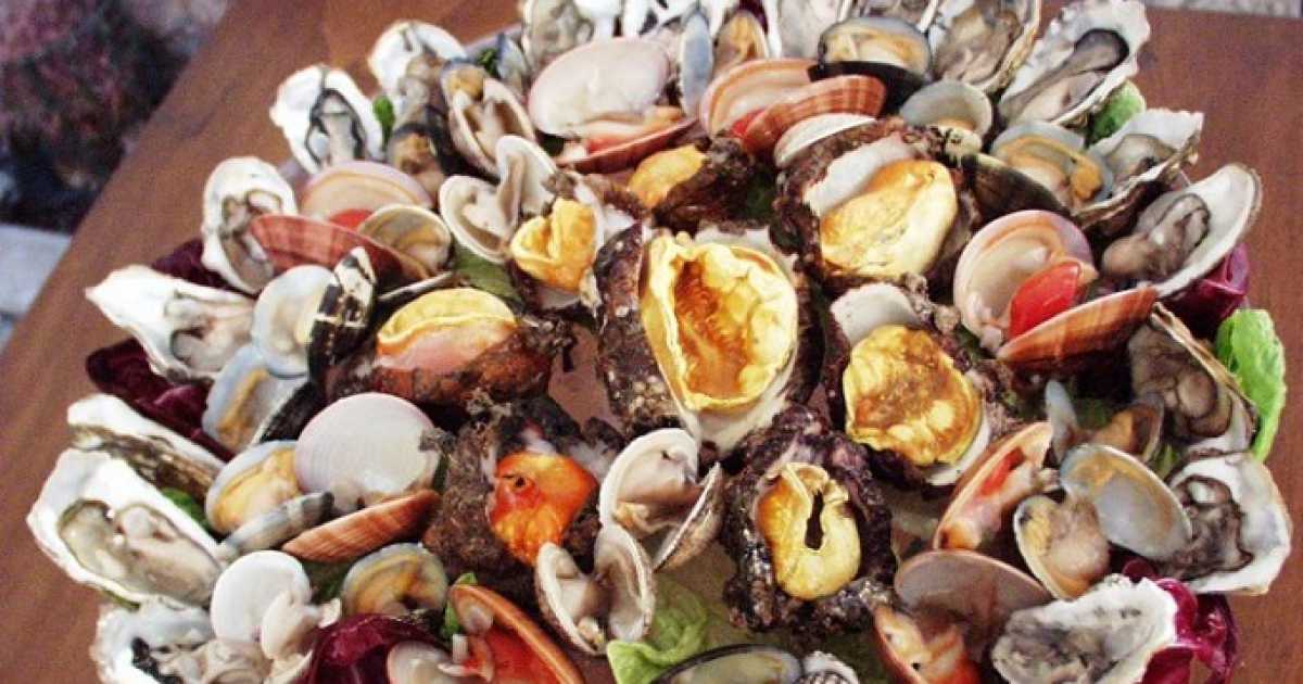 Altro che sushi, a Bari il "crudo" � da sempre un must: ecco la lista dei frutti di mare